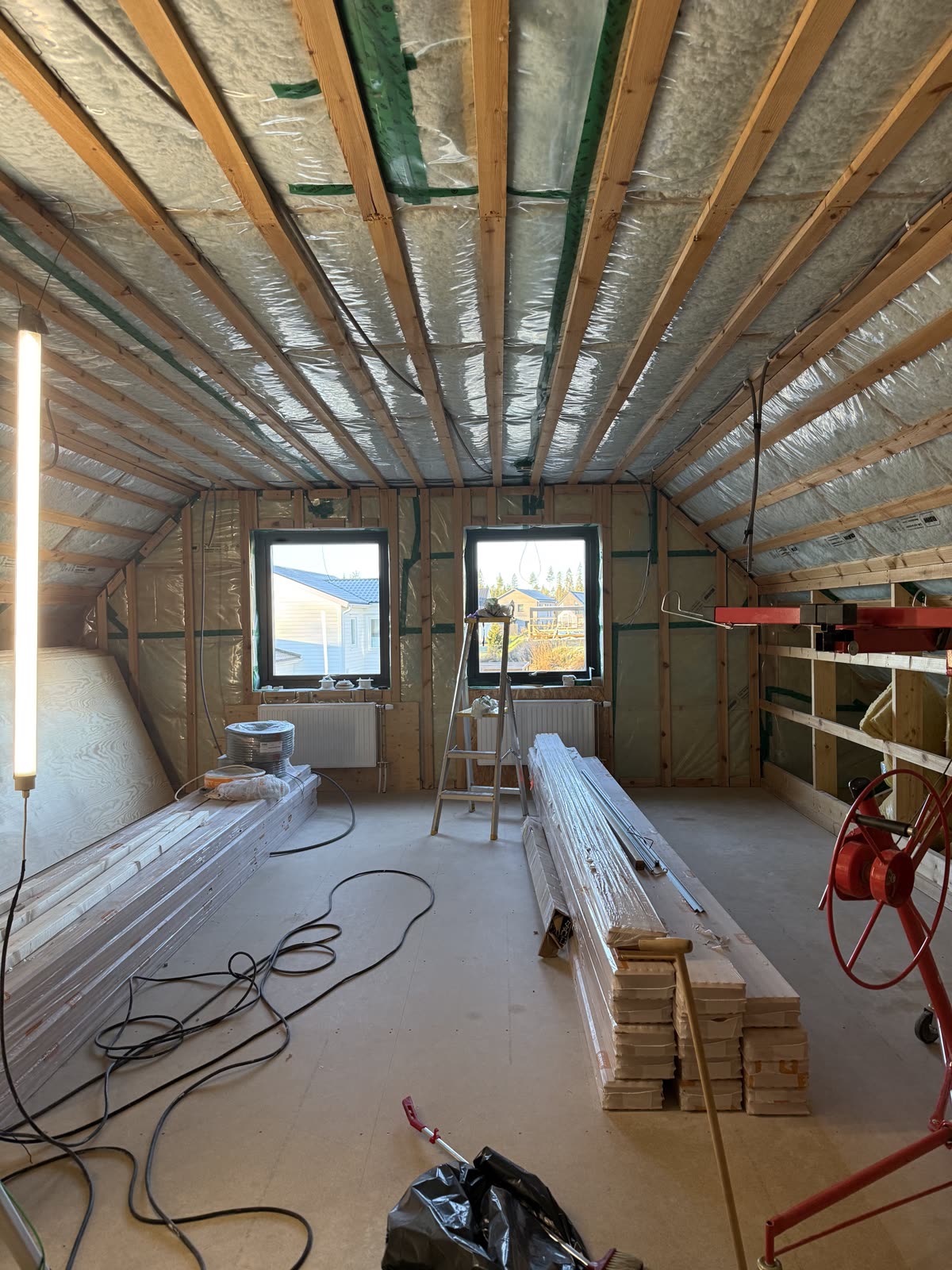 Rummet under renovering, innan golv och panel var på plats